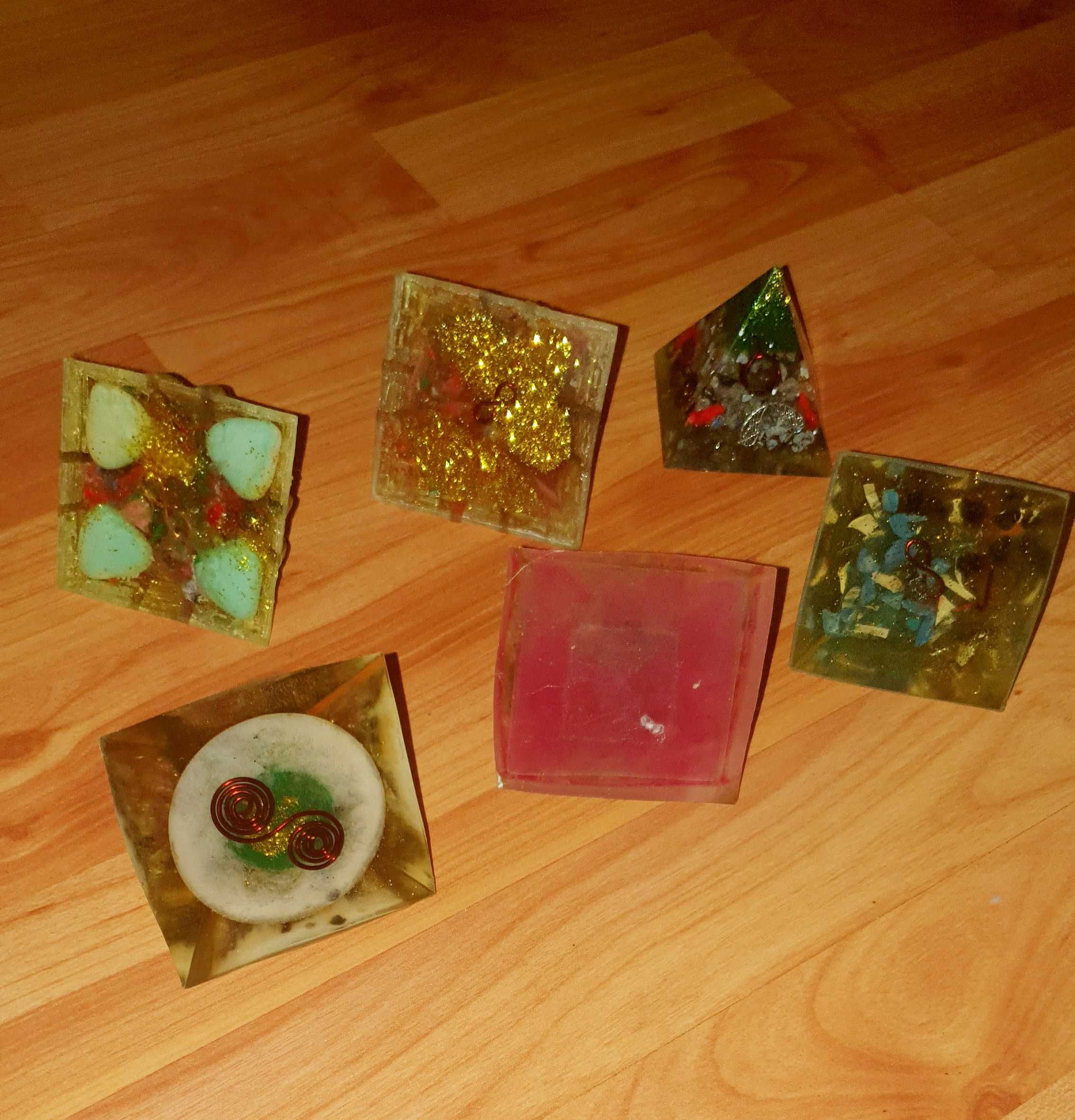Piramida orgon handmade 8x7 cm si 6x6 cm
