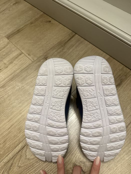 Adidasi Decathlon marimea 32