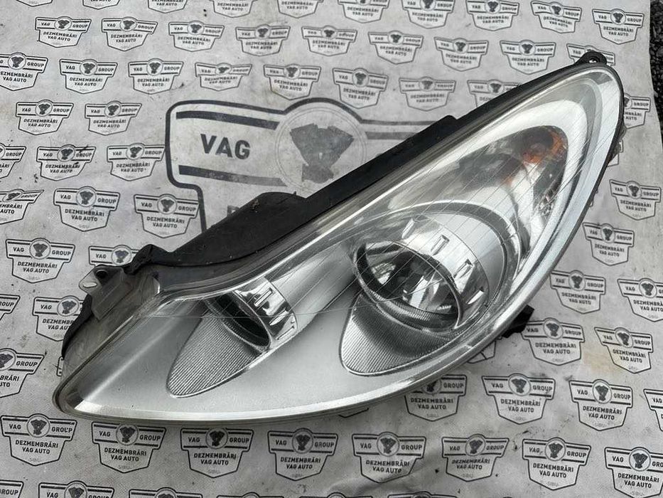 Far Stanga Opel Corsa D Model 2006-2014 cod 13186383