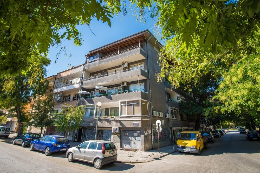 *Апартамент* Пловдив Под Тепето - Център, Паркинг нощувка