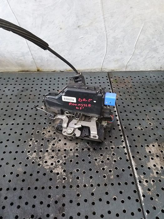 Broasca usa dreapta fata skoda roomster 5j 3b1837016ce