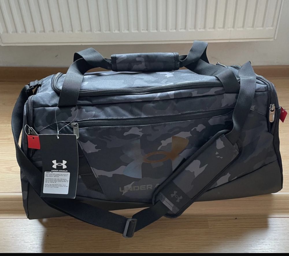 Geanta sport Under Armour pt transport sala voiaj camo/camuflaj