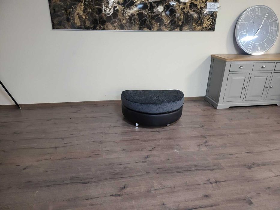 Тъмно сива табуретка от плат полумесец