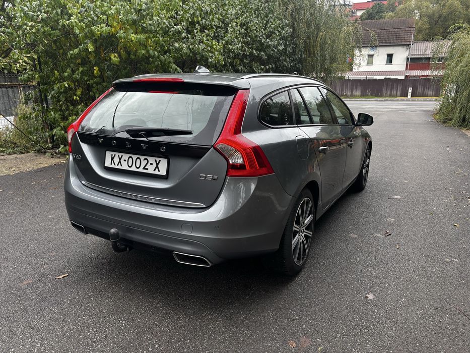 Volvo V60 4X4  - 2017 - Euro 6 Webasto/Distronic- Facelift