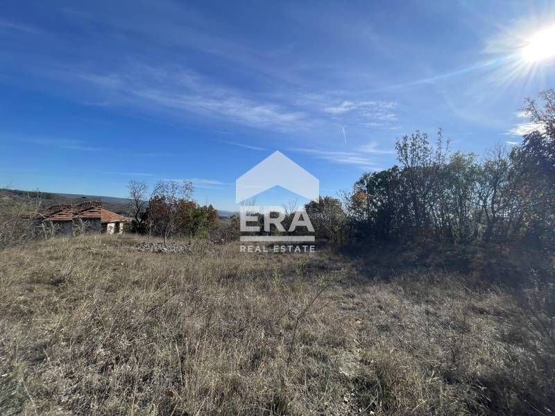 Поземлен имот за продажба, в с. Доброглед, общ. Аксаково, на 13 км от