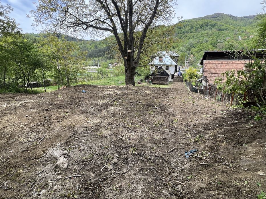 Casa de vacanta cu teren Comarnic