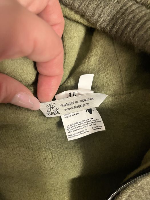 Salopeta din lână fiartă cu fermoar si gluga