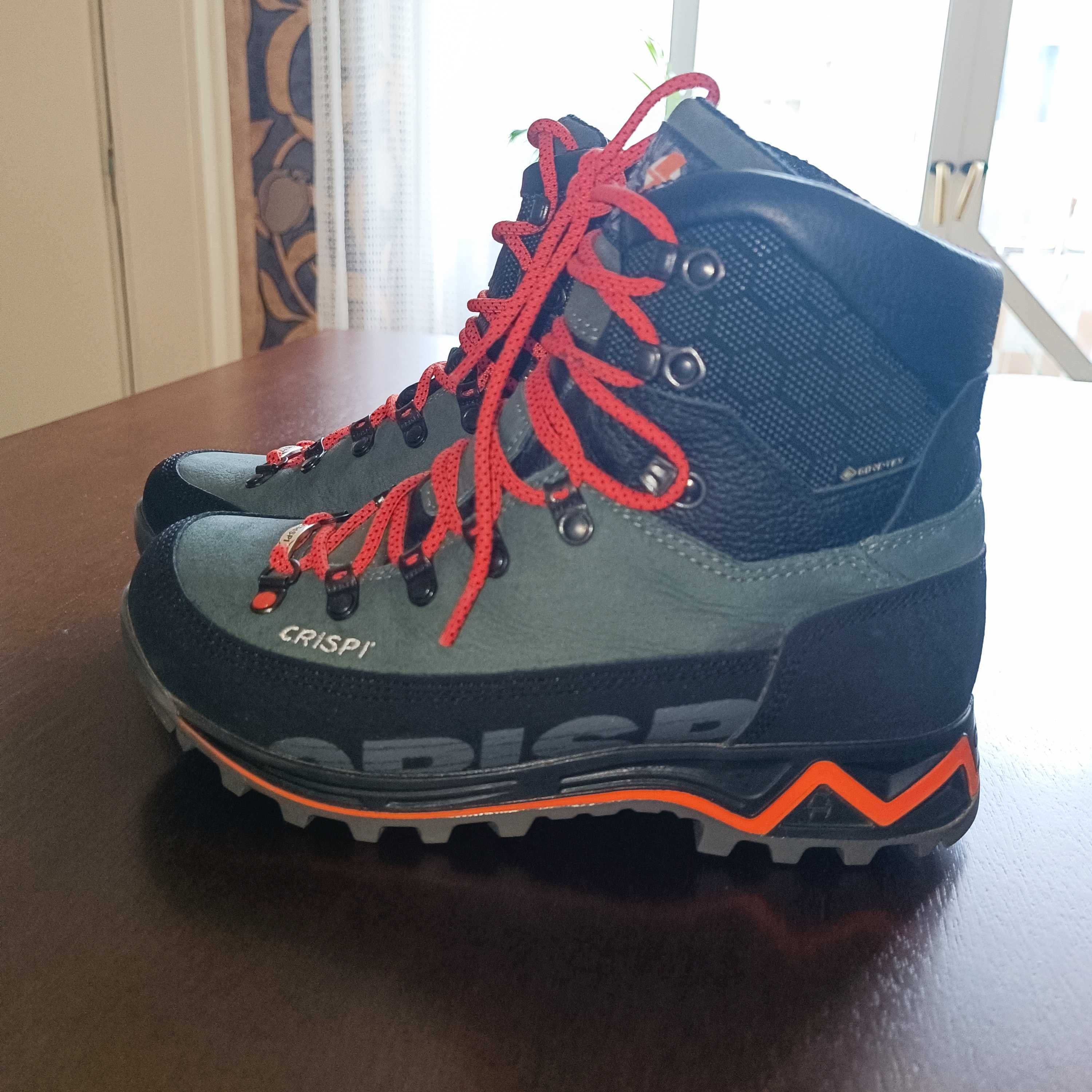Туристически обувки.Най-новия модел на Crispi- Futura Cx Gtx-размер 39