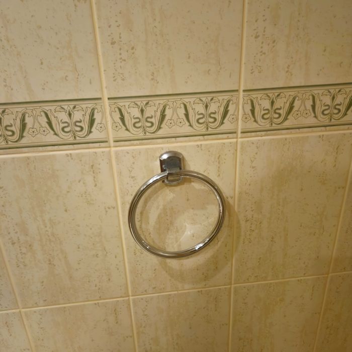 Разпродажба! За баня - сапунерка, ринг, огледало, душ слушалка с шлаух