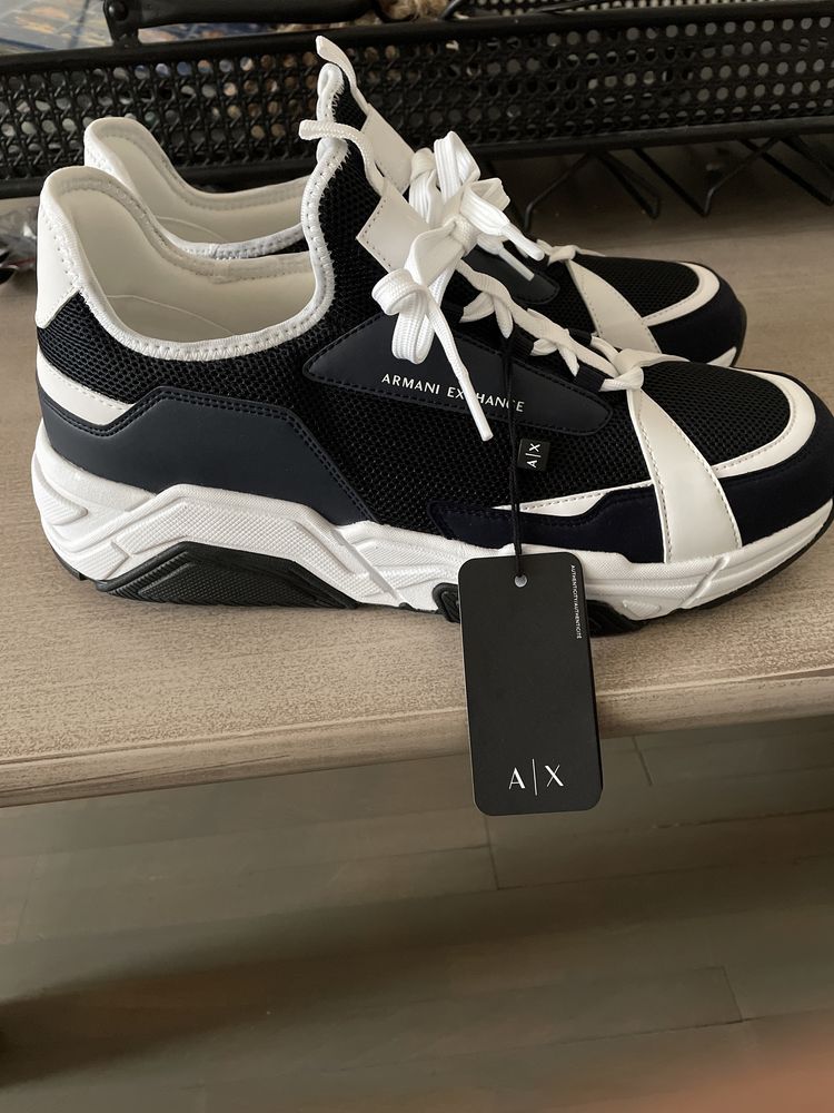 sneakersi Armani Exchange noi cu eticheta(fara cutie) marimea 45