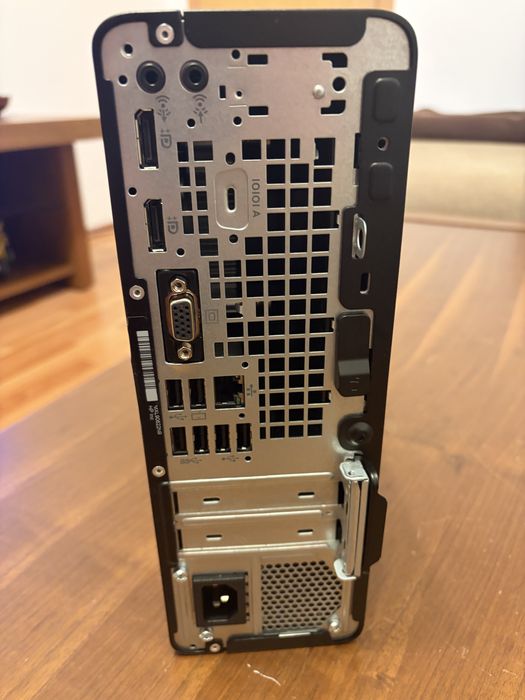 Calculator Hp 705 g4 Ryzen 3 2200g  Licenta Windows