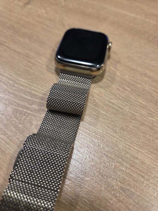 Apple Watch Series 8
GPS, Starlight Aluminium 41mm