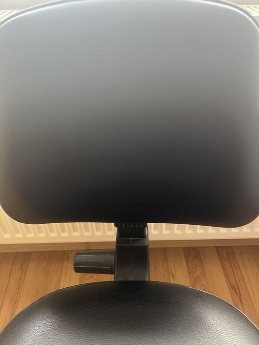 Стол за бюро с механизъм