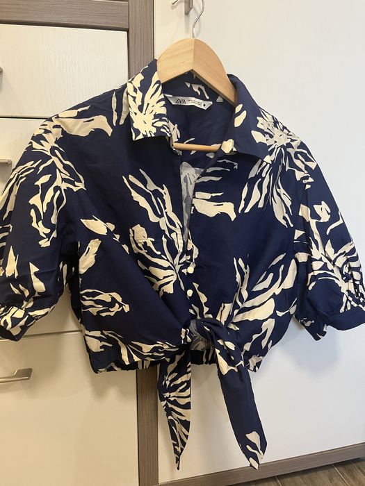 Дамска блуза с принт на марката Zara