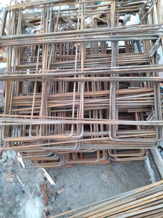 Etrieri 12/12 pentru construcții, din fier striat de 8mm
Pret 2 lei bu