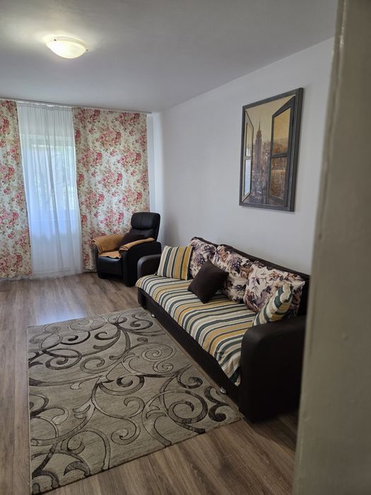Închiriez apartament cu 2 camere utilat