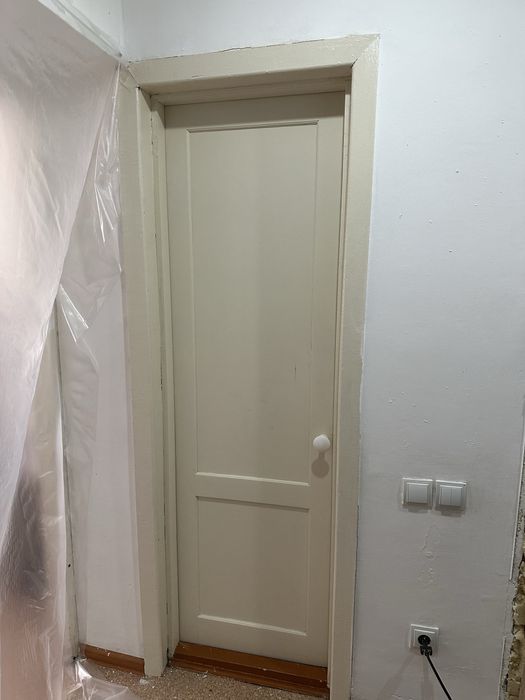 Продам двери деревянные б/у