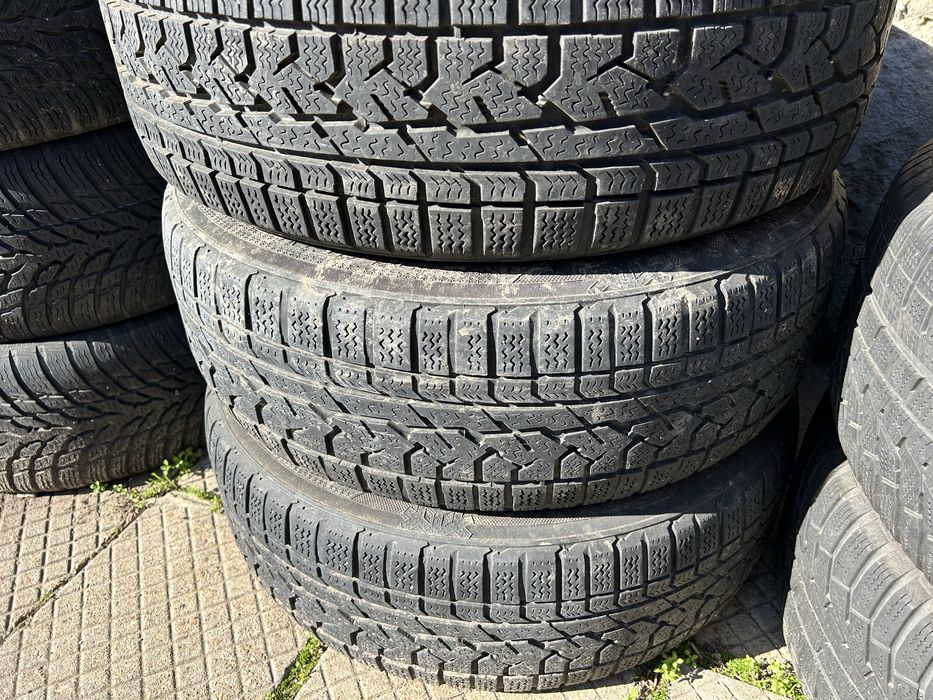 4 зимни гуми kumho 215 60 17