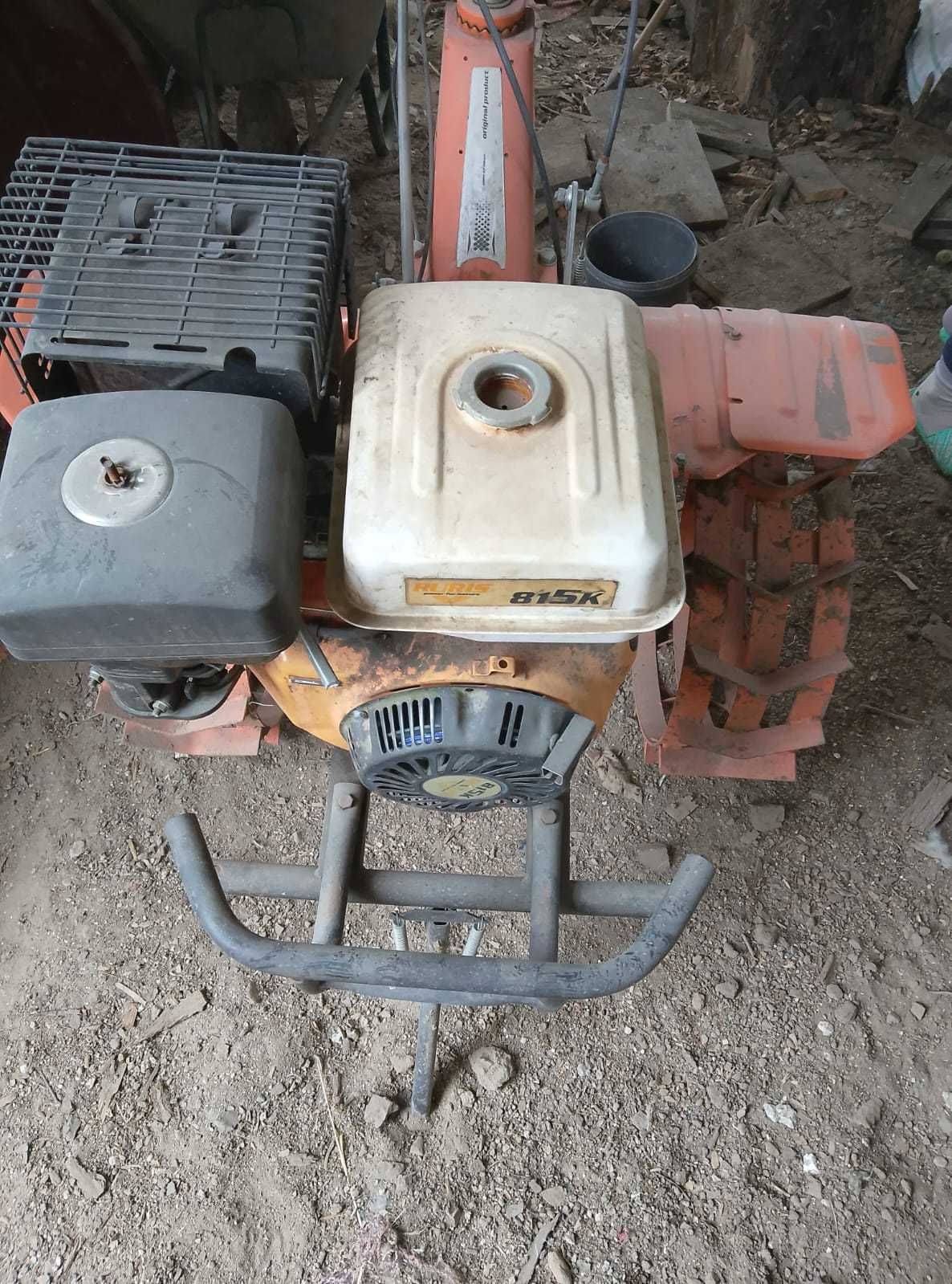 Vând motocultor de 15k preț 2500