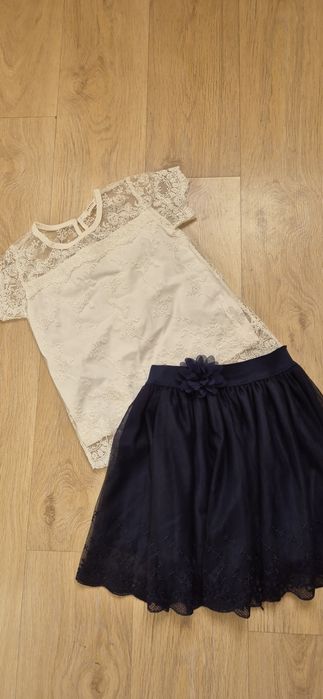 Официални дрехи за момиче 9/10г цената е за всичко.