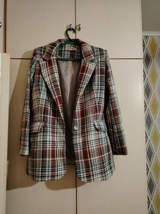 Пиджак размер S цена 5000