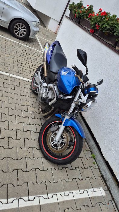 Vând motocicletă Honda Hornet 600