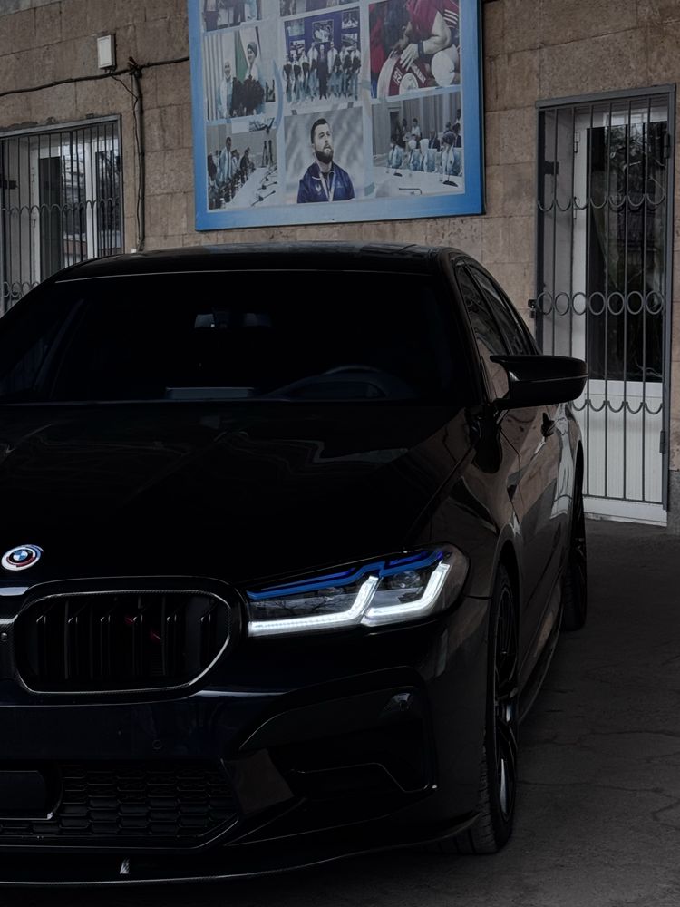 Srochna BMW M5 sotiladi