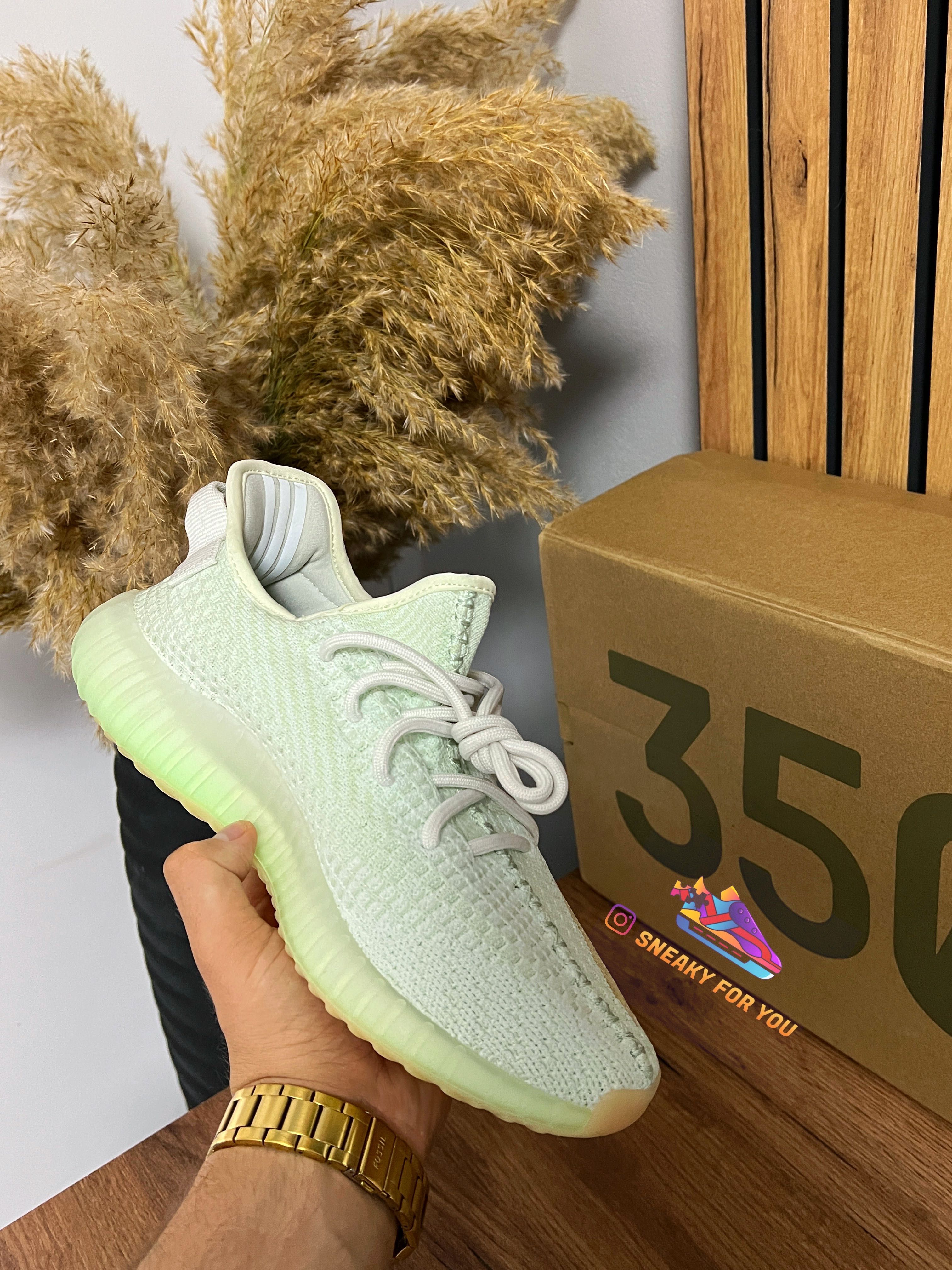 40-42 Adidas Yeezy Boost 350 V2 Hyperspace