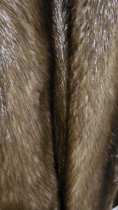 Продвм норковую шубу с капюшоном