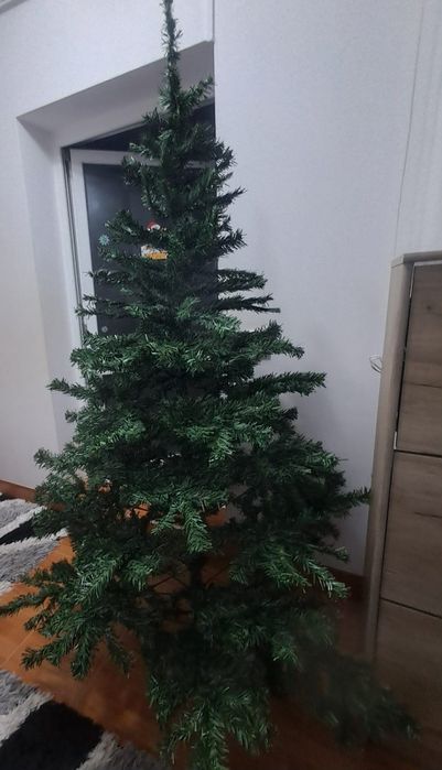 Brad artificial  180 cm înălțime