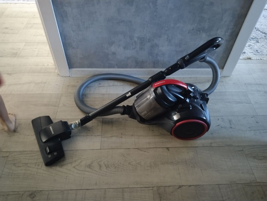 Пылесос Samsung cyclone force