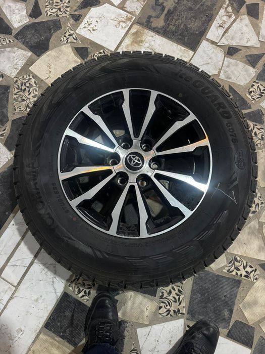 Зимние шины yokohama 265/65/17 с дисками