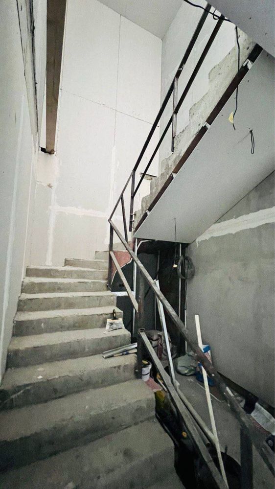 Срочно продаётся квартира коробка в элитном месте. Gardens Residence.