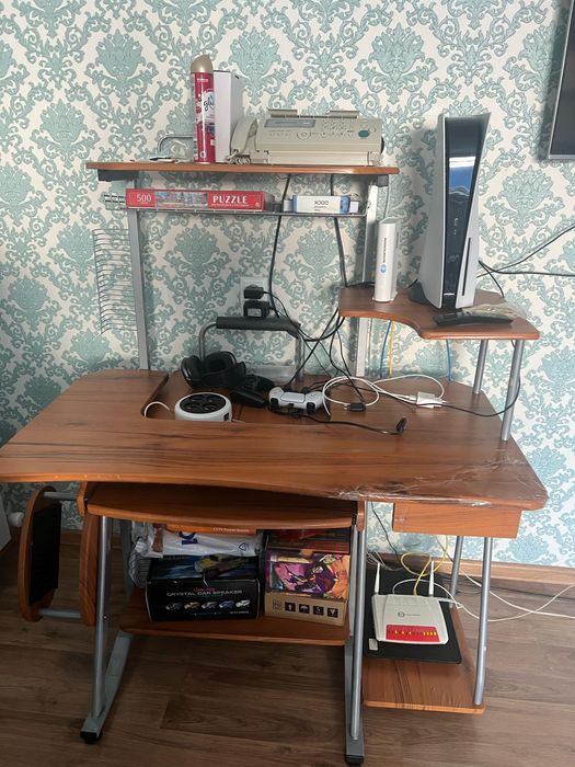 Компьютерный стол