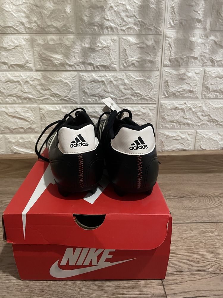 Бутонки adidas номер 44