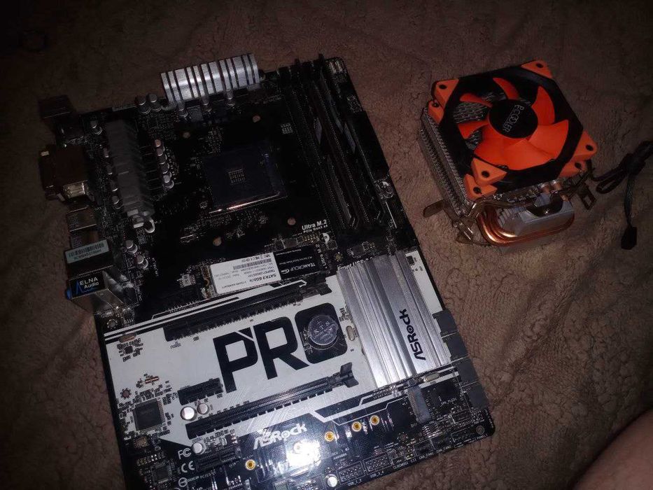 Топовая материнка AsRock X370 Pro4 плюс оперативка(Кулер в подарок)