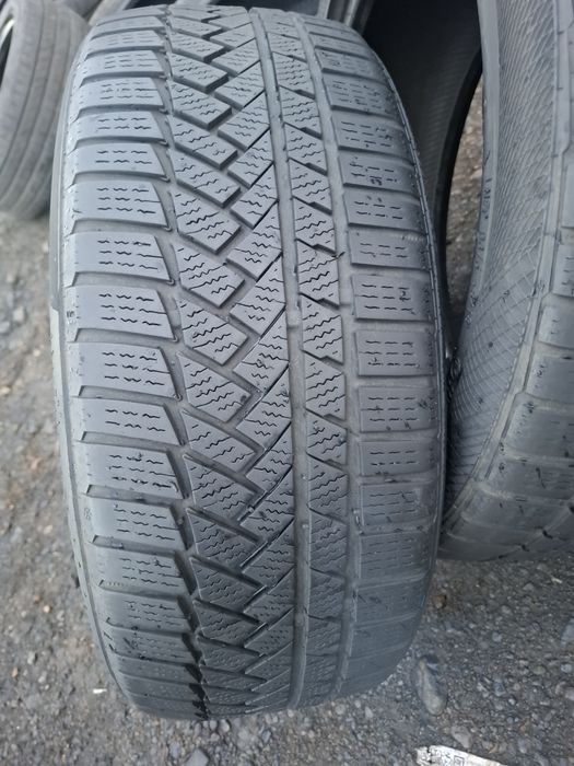 Vand 2 anvelope 205 50 17 continental de iarna