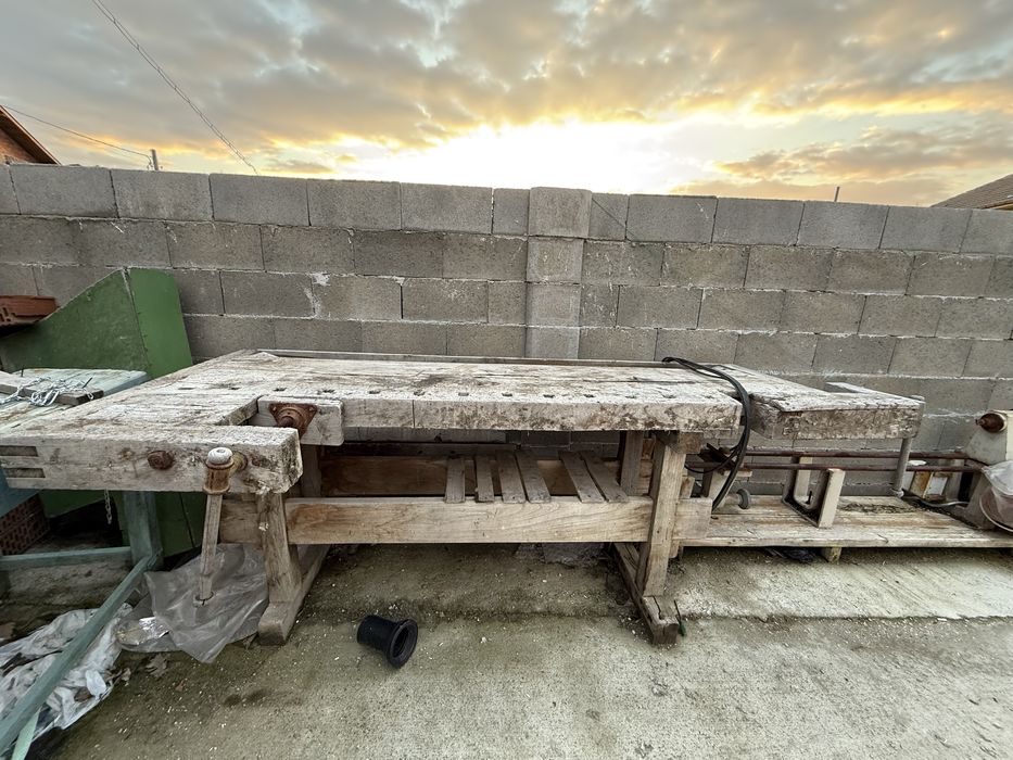 Дърводелски тезгях 220