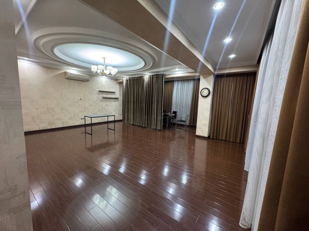 Аренда под Офис Ориентир Метро Ойбек  130м2 3000$ торг