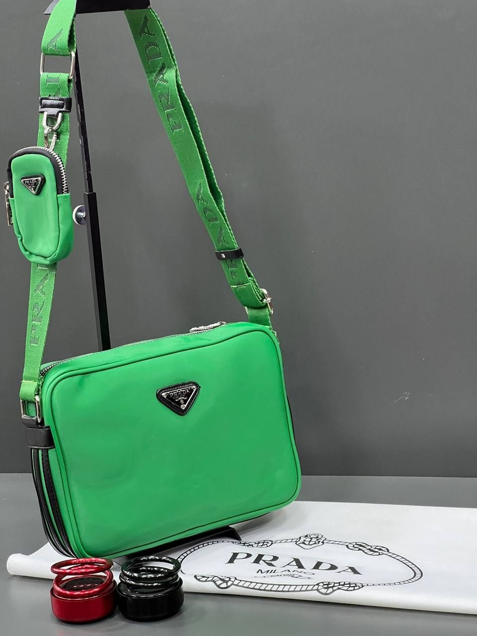 Зелена чанта Прада