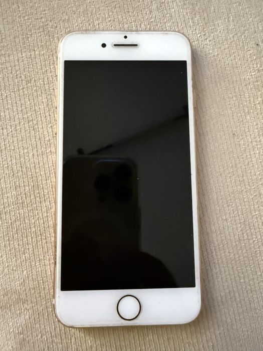 Продавам Iphone 8 64 GB