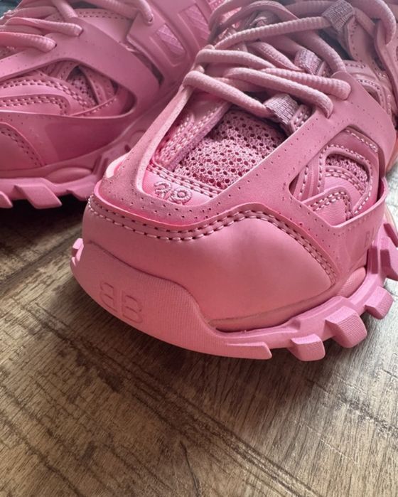 Balenciaga track pink