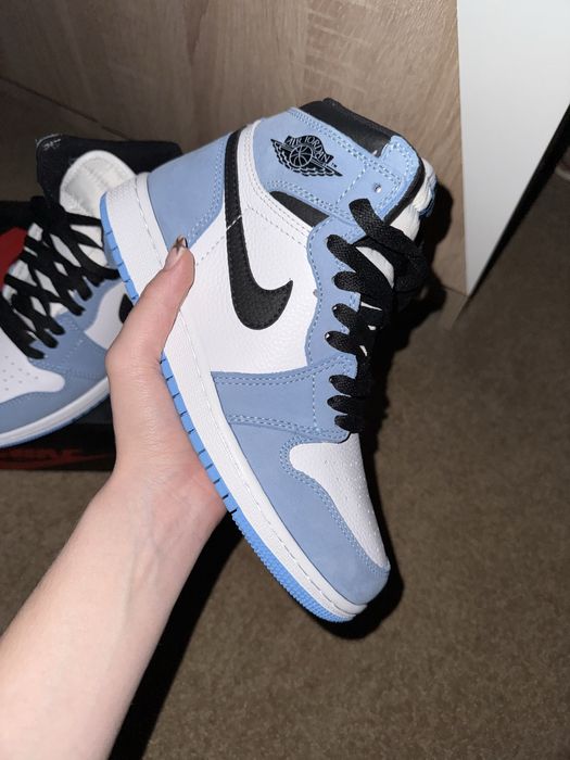 Nike Air Jordan 1 Retro High OG "University Blue" sneakers