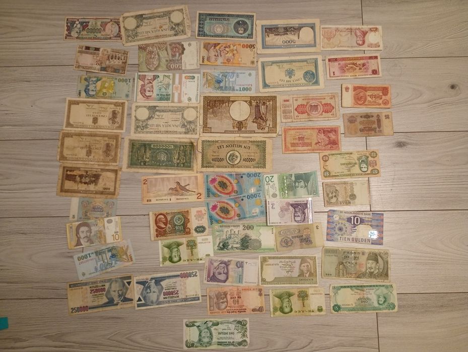 Vând bagnote vechi din Romania și alte țări . De colecție