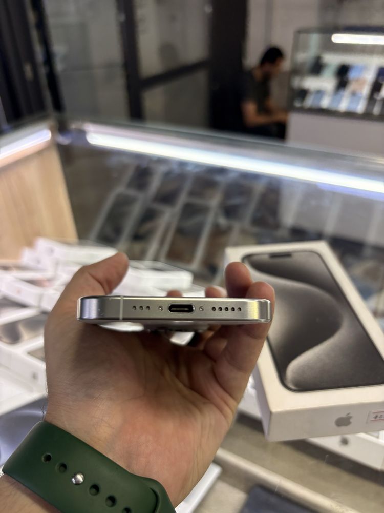 iPhone 15 Pro 128 gb white