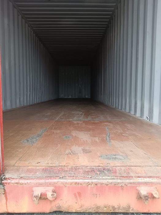 Container maritim depozitare