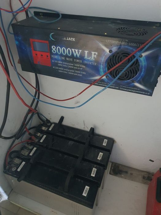 Invertor sin pur 24v/8 kw pt. producere energie electrica