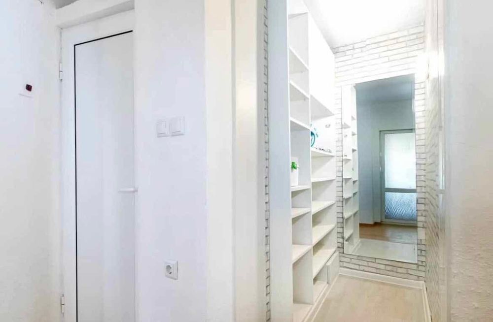 Дава се под наем Тристаен апартамент в Варна, Център - 98 кв.м за 586.5 € - Снимка #5