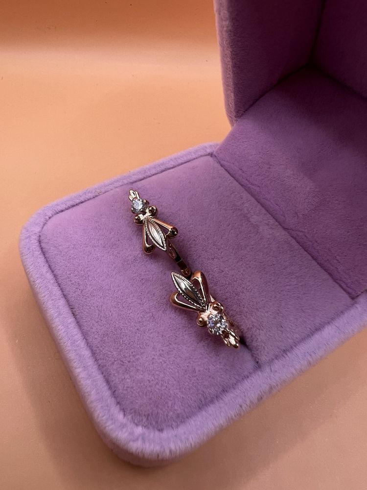 Продам золотые серьги.