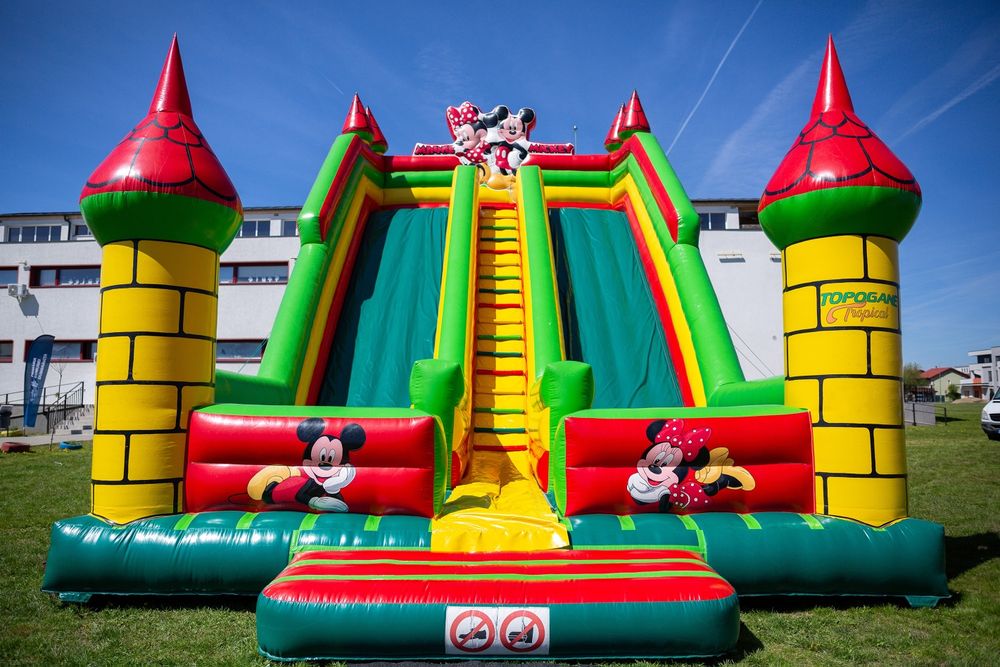 Închirieri topogane gonflabile